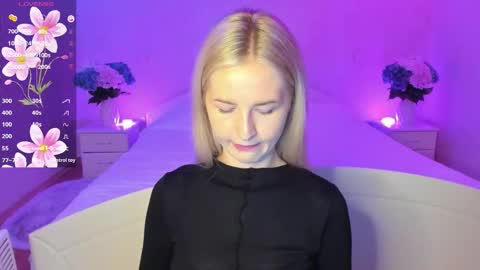 Snapshot of mellina_tey chatting on October 14, 9:48 pm Mellina online show from October 14, 9:48 pm