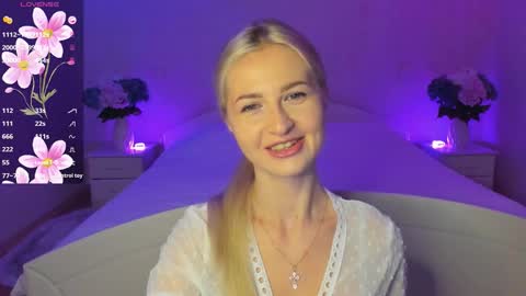 Snapshot of mellina_tey chatting on October 25, 7:19 pm Mellina online show from October 25, 7:19 pm