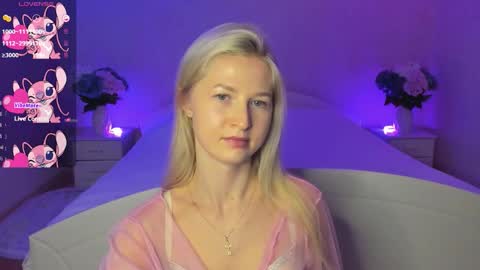 Snapshot of mellina_tey chatting on November 5, 8:09 pm Mellina online show from November 5, 8:09 pm