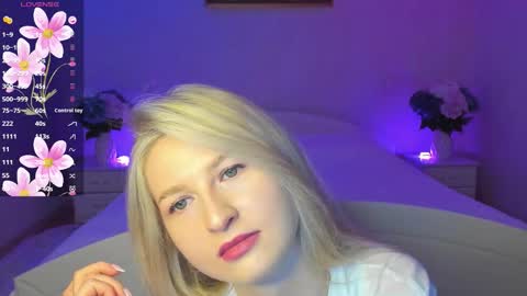 Snapshot of mellina_tey chatting on November 7, 9:48 pm Mellina online show from November 7, 9:48 pm