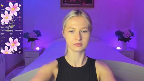 Snapshot of mellina_tey chatting on November 12, 8:41 pm Mellina online show from November 12, 8:41 pm