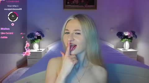Mellina online show from April 30, 7:09 pm