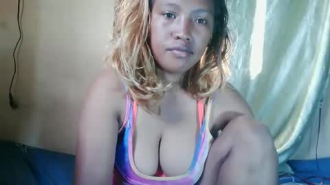 Snapshot of mellissia02 chatting on May 20, 4:07 am mellissa online show from May 20, 4:07 am