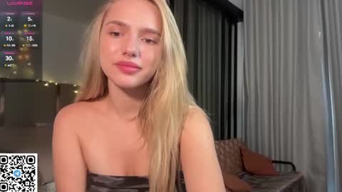 lily Alice online show from July 13, 8:50 am