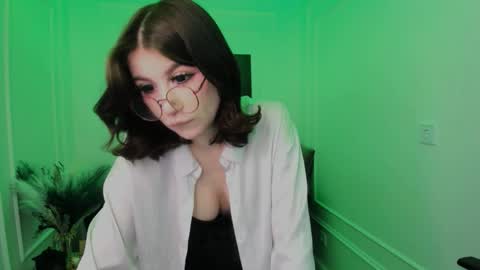 mellsawertyq online show from March 7, 7:55 pm