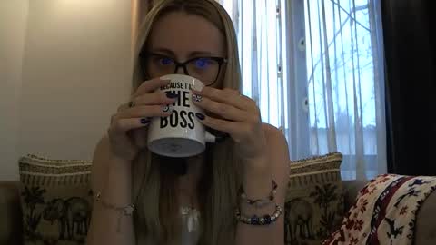 Melly online show from November 20, 7:19 am