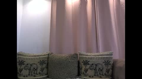 Snapshot of melly_rosey chatting on June 2, 6:15 am Melly online show from June 2, 6:15 am