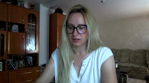 Melly online show from July 1, 7:43 am