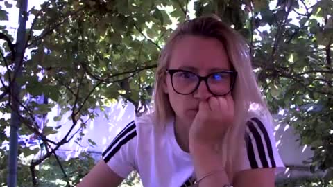 Melly online show from July 11, 8:50 am