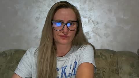 Melly online show from July 21, 9:50 pm