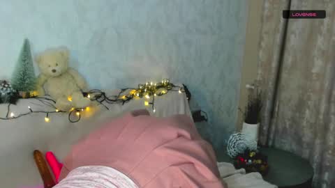 MelMooon online show from January 2, 6:34 pm