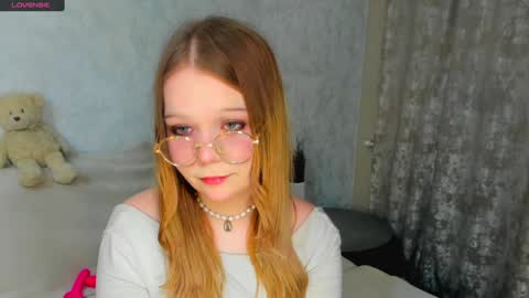 MelMooon online show from January 31, 8:22 pm