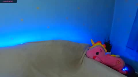 MelMooon online show from February 13, 8:24 pm