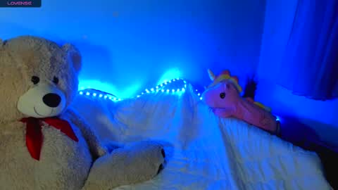 MelMooon online show from February 26, 8:22 pm