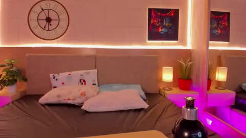 Melody online show from November 16, 10:37 pm