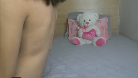 Snapshot of melodi_20 chatting on June 17, 11:45 am Melodi online show from June 17, 11:45 am