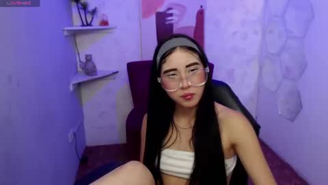 Snapshot of melodi_velasquez chatting on June 15, 11:07 pm Melody online show from June 15, 11:07 pm