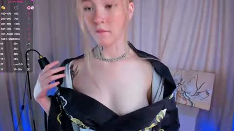 melodievejar online show from July 16, 4:40 am