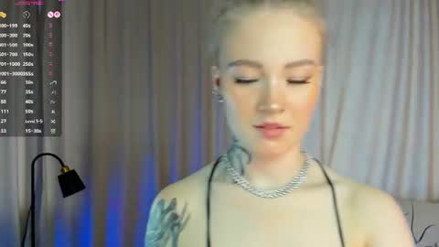melodievejar online show from July 17, 4:30 am