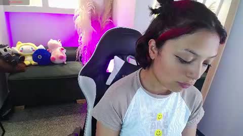 Snapshot of melody701583as chatting on June 25, 12:20 pm melody701583as online show from June 25, 12:20 pm