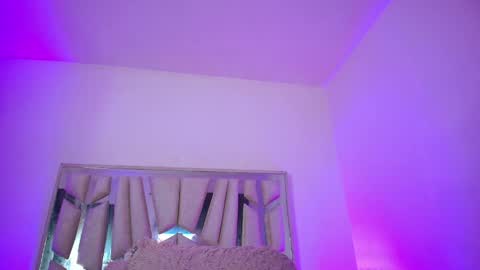Snapshot of melody__77 chatting on May 18, 5:57 am online show from May 18, 5:57 am