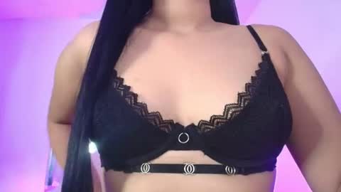 Snapshot of melody__77 chatting on July 22, 6:16 am online show from July 22, 6:16 am