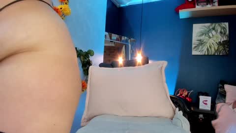  Leslie  online show from December 5, 11:16 am