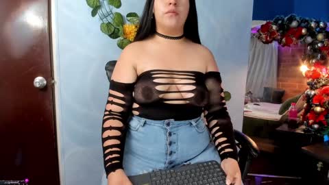  Leslie  online show from December 13, 11:02 am