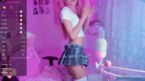 Snapshot of melody_e00 chatting on January 2, 11:06 pm Elizabeth online show from January 2, 11:06 pm