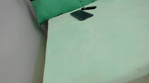 Snapshot of melody_kener chatting on April 22, 2:25 am melody_kener online show from April 22, 2:25 am