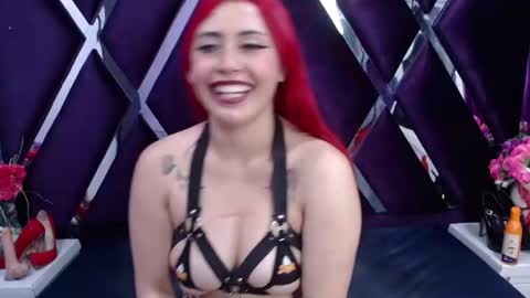 Snapshot of melody_klum chatting on January 12, 6:49 am Melody online show from January 12, 6:49 am