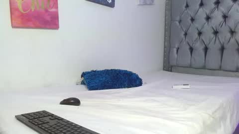 melody_mercy online show from December 12, 6:42 pm