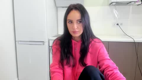 Snapshot of melodyhewit chatting on November 19, 8:47 am Masha online show from November 19, 8:47 am