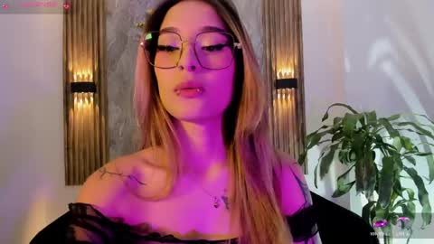 melodylanee online show from June 4, 11:05 am