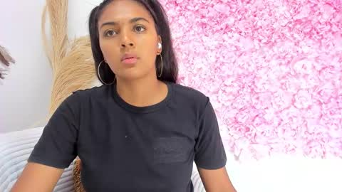 Snapshot of melodymoore_ chatting on February 15, 9:22 pm Melody online show from February 15, 9:22 pm