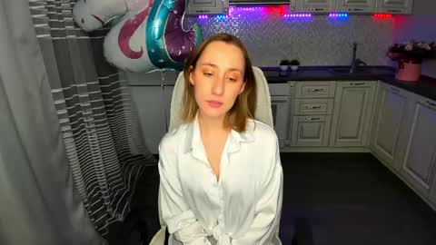 Snapshot of melodyoflovee chatting on January 24, 8:23 am Kaylie online show from January 24, 8:23 am