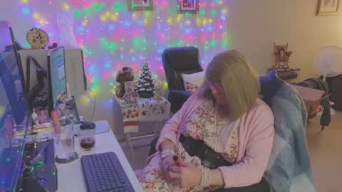 Snapshot of melodyredux_62 chatting on January 12, 11:04 am Melody online show from January 12, 11:04 am