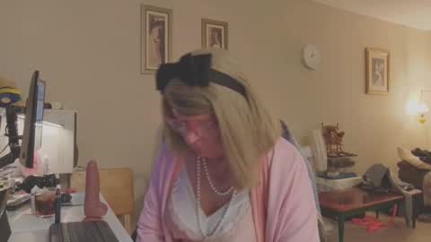 Snapshot of melodyredux_62 chatting on March 13, 2:56 pm Melody online show from March 13, 2:56 pm