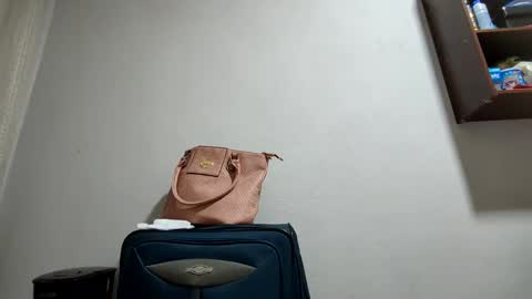 Snapshot of meltingdab chatting on February 25, 2:03 am meltingdab online show from February 25, 2:03 am