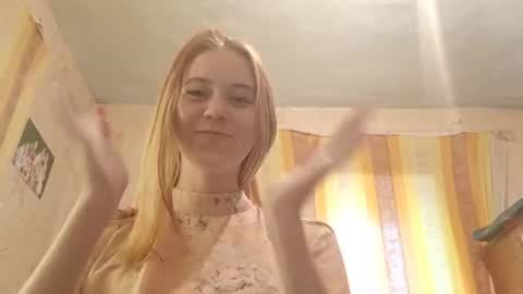 Snapshot of melvinadelliveneri chatting on August 9, 10:53 am Lia online show from August 9, 10:53 am