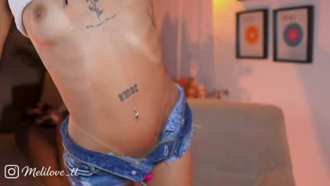 Snapshot of melytaylor_ chatting on May 15, 10:39 pm Melissa online show from May 15, 10:39 pm