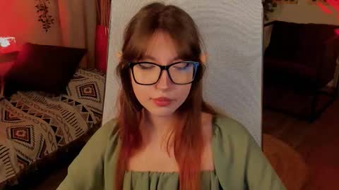 Mia online show from October 16, 3:35 pm