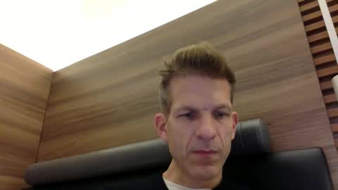 Snapshot of men2024again chatting on October 26, 12:22 pm Andres online show from October 26, 12:22 pm