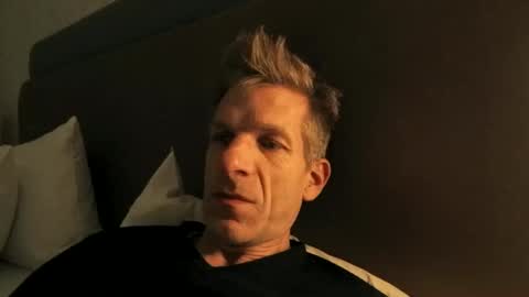 Snapshot of men2024again chatting on November 16, 5:57 am Andres online show from November 16, 5:57 am