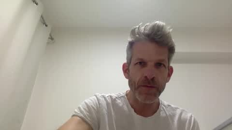 Snapshot of men2024again chatting on May 7, 8:36 pm Andres online show from May 7, 8:36 pm