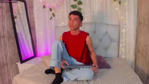 Snapshot of mency_rouse chatting on July 14, 4:23 pm Mency online show from July 14, 4:23 pm