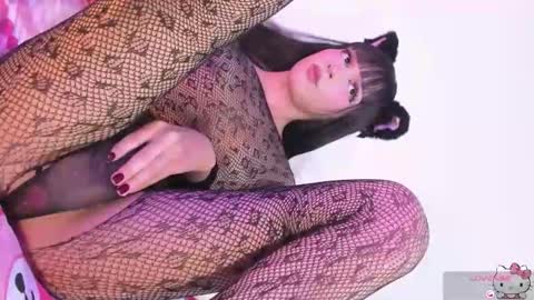 Snapshot of mendozadafne_ chatting on December 4, 2:32 am dafne online show from December 4, 2:32 am