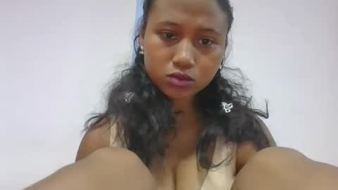 mendrika718601 online show from March 6, 7:05 am