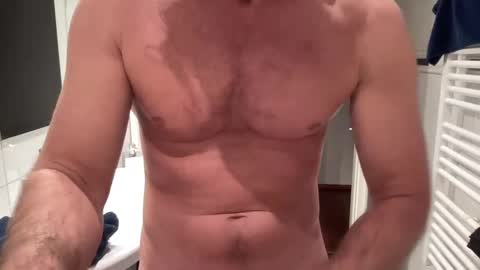 Snapshot of mensfantasy_bwc chatting on February 4, 11:16 pm Hannes online show from February 4, 11:16 pm