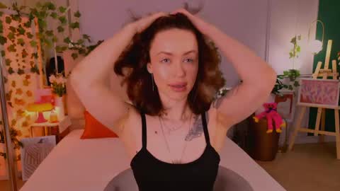 Snapshot of meow_nancy chatting on May 17, 5:16 am Heeyyooo Im Nans Subscribe to me I will be glad online show from May 17, 5:16 am